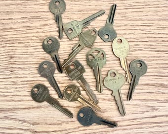 Vintage Brass/Metal Keys, Set of 14