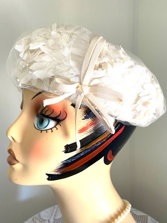 Vintage Ladies' White Summer Pillbox Hat with Net… - image 3