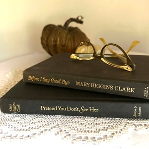 Classic Mysteries by Mary Higgins Clark, Hardcover Novels