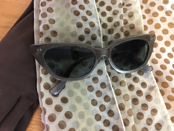 Vintage Celluloid Willson Cat Eye Sunglasses, 195… - image 3