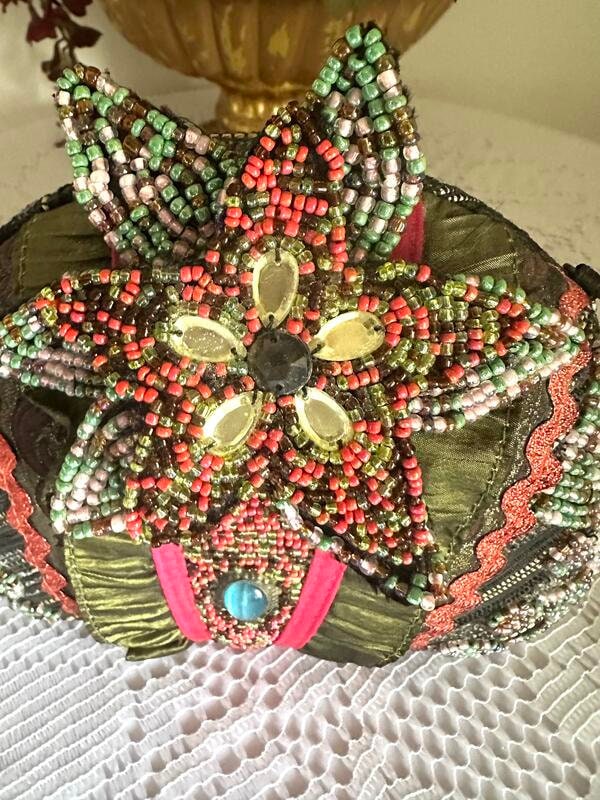 Beaded Pritzie Clam Shell Handbag, 8