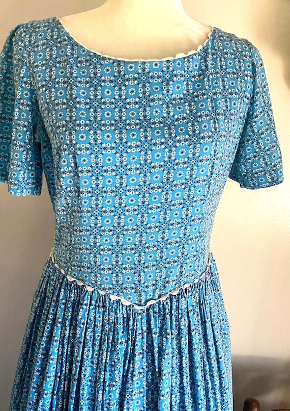 Vintage Blue Calico Prairie Dress, Size M - image 4