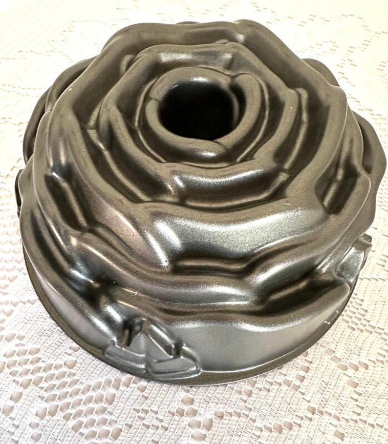 Nordic Ware Rose Flower Petal Bundt Cake Pan, Made in USA image 1