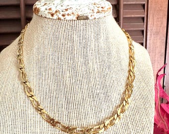 Vintage Figaro-style Gold-Tone Signed Monet 15" Chain Necklace
