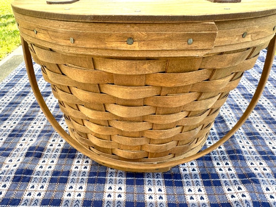 Rare Vintage Round Longaberger Basket with Handle, Handwoven