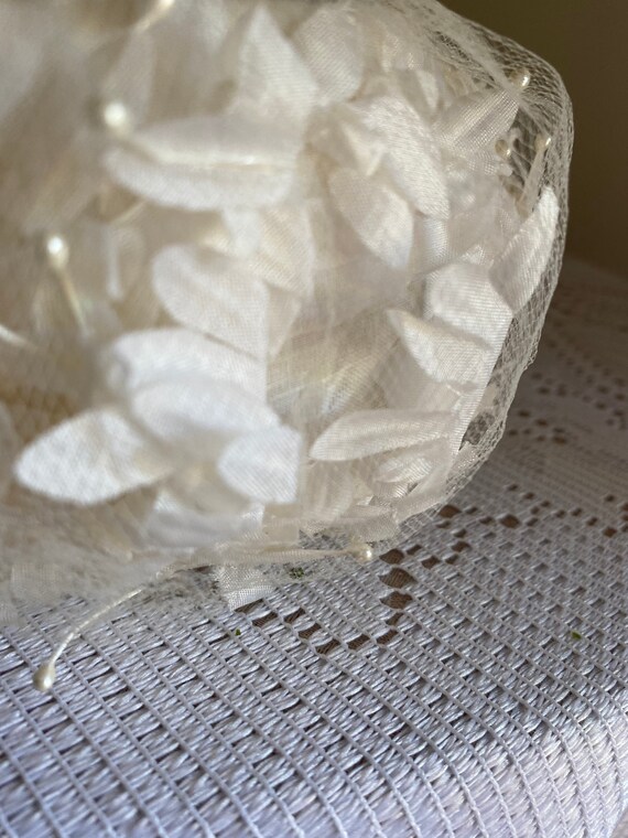 Vintage Ladies' White Summer Pillbox Hat with Net… - image 9