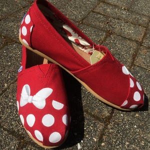 Minnie Mouse TOMS shoes Disney Character
