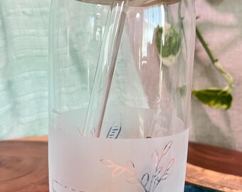 Etched Can Glass- bookshelf with plants matte- iced coffee glass