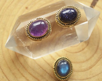 Mini size oval cabochon set in brass. Macramé stone with groove. Labradorite and amethyst