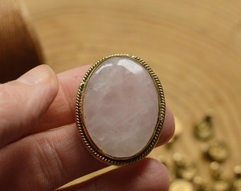 35 x 25 mm, large grooved oval rose quartz cabochon set in brass. High grade, 67 ct crystal semi precious gemstone