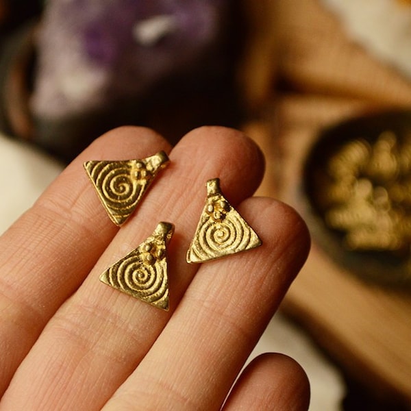 6 tribal spiral triangle charms. Solid brass 13x14 mm. Lovely for macrame, wire, crafts, beading work. 2 mm hole