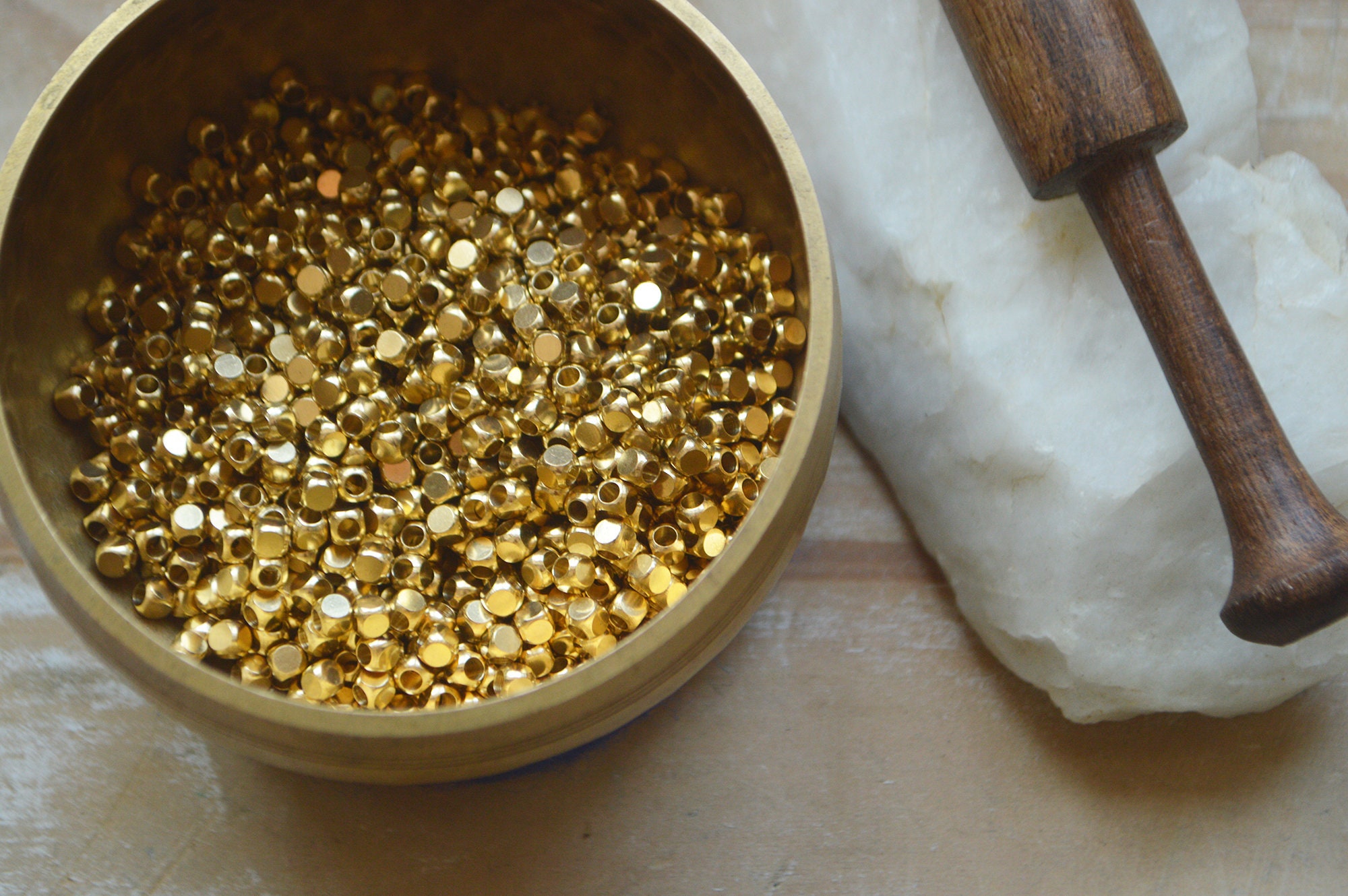 Grandi Perle Quadrate In Ottone Massiccio. 4 Mm. Perline Per Macramè. 20 Pezzi - Italia - Foto 9