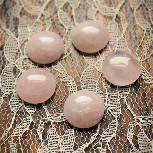 Rose quartz, pink quartz round cabochon. Small/Medium size 21.50 ct, 2 cm