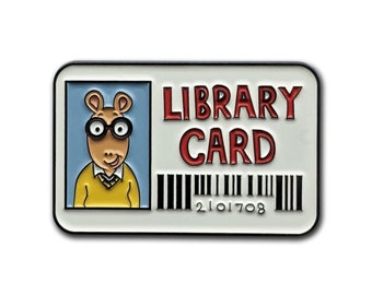 Pin de la tarjeta de la biblioteca de Arthur, Divertirse no es difícil, Pin de lectura, Insignia de libros, Pegatina para Kindle de programas de TV. Nostalgia de dibujos animados de los años 2000 y 90, Club de lectura