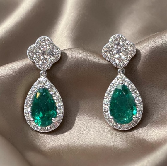STUNNING 18kw Natural Emerald and Diamond Drop Earrings