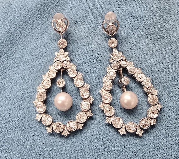 18kwg Vintage Diamond and Pearl Dangle Earrings