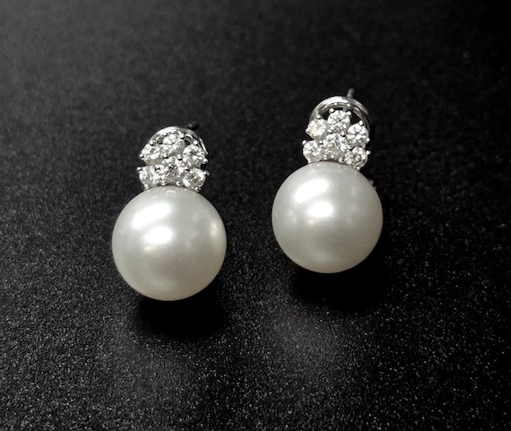 2 South Sea Pearl Earrings, 11.5MM, 18k white gold, 14 Diamonds=.0.45ctw