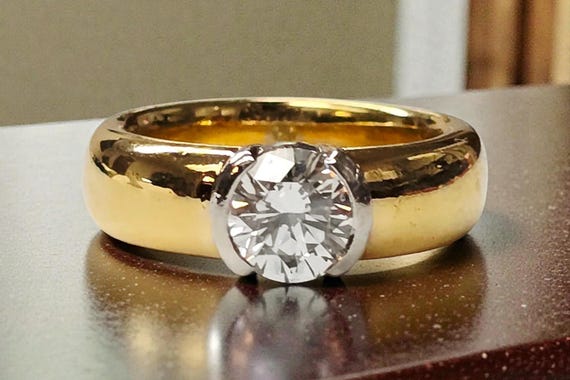 Authentic Tiffany & Co 1.01ct F, VS-1 Diamond Solitaire Ring Round