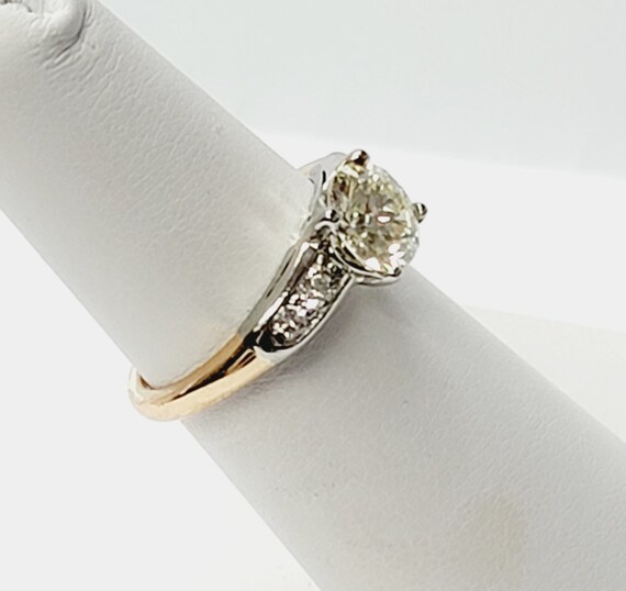 Unique Diamond Engagement Ring with Round Diamond… - image 3