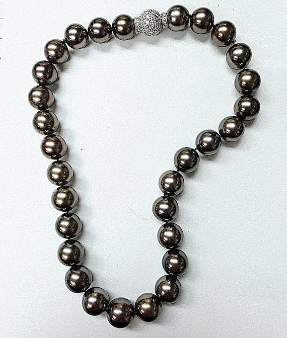 18kw Tahitian Pearl Necklace w/Pave' Diamond Mystery Clasp