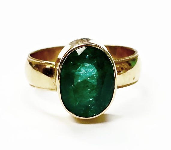 Ladies 14k Yellow Gold Natural Oval Emerald Solitaire Ring