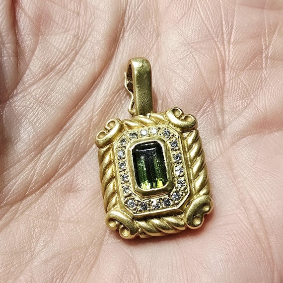 18k Unique Peridot (August) Pendant with Diamonds