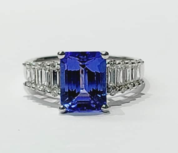 18KW Natural Tanzanite & Diamond Ring