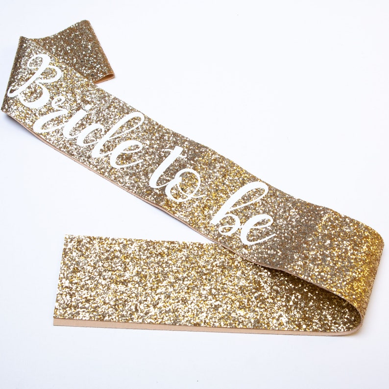 Cumpleaños Faja novia Sash gallina Fiesta Faja Marco personalizado con texto de oro rosa