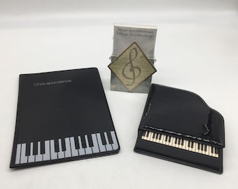 Vtg Piano Shaped Notepad +  Stationary 1984 Small World Greetings Music Theme