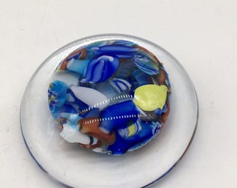 Pisapapeles de cristal artístico Frammenti de Murano, Italia, década de 1960, azul y amarillo, 4,75 pulgadas.