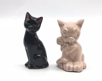 Vtg Ceramic Cat Figurines  Mid Century Redware Taiwan Sitting Pair Black Pink