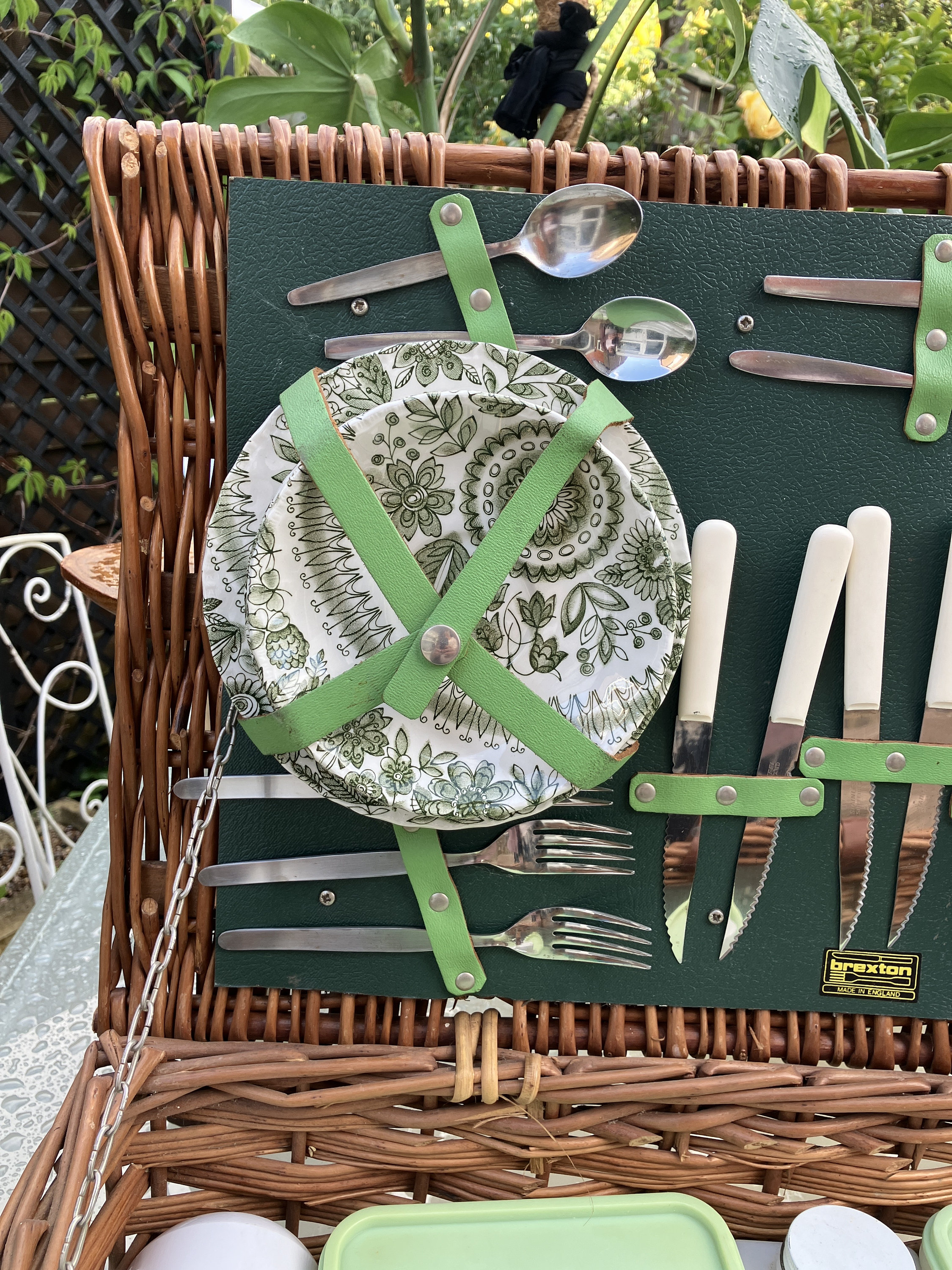 Brexton Wicker Picnic Hamper Set: 1950s English Service for 6 - Etsy