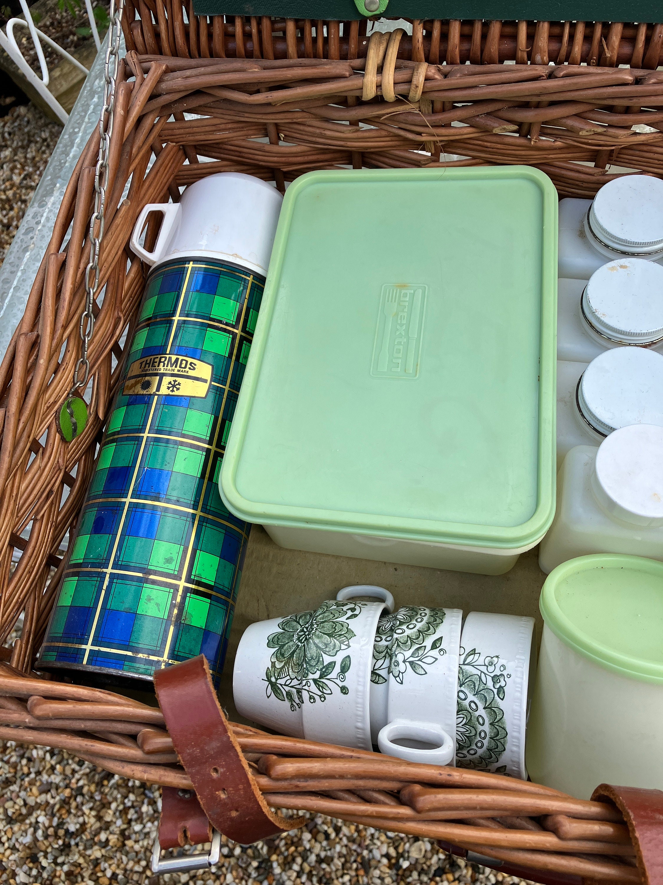 Brexton Wicker Picnic Hamper Set: 1950s English Service for 6 - Etsy