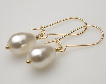 Pearl Earrings, Bridesmaid Earrings, Gold, Bridesmaid Jewelry, Swarovski Pearl Earrings, Bridesmaid Gifts, Friend Gift, Dangle, White Dainty