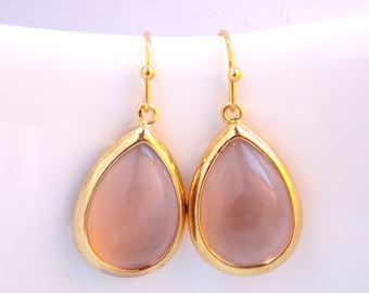 Peach Earrings, Gold Champagne Earrings, Gold Peach Blush, Bridesmaid Earrings, Wedding Jewelry, Bridesmaid Jewelry, Glass, Bridesmaid Gifts