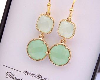 Orecchini di menta verde chiaro, orecchini d'oro, orecchini verdi, gioielli da sposa, orecchini da damigella d'onore, Pistacchio, Gioielli da damigella, Dangle, Regali