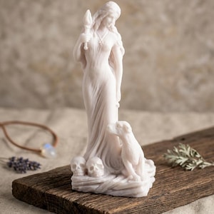 Hecate Magic Witch Goddess Hekate White statue Altar  (19cm /7,5 inches)