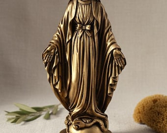 聖母マリア　ブロンズ像 祈る聖母マリア像：12インチブロンズ仕上げの聖母マリア像 - Etsy 日本