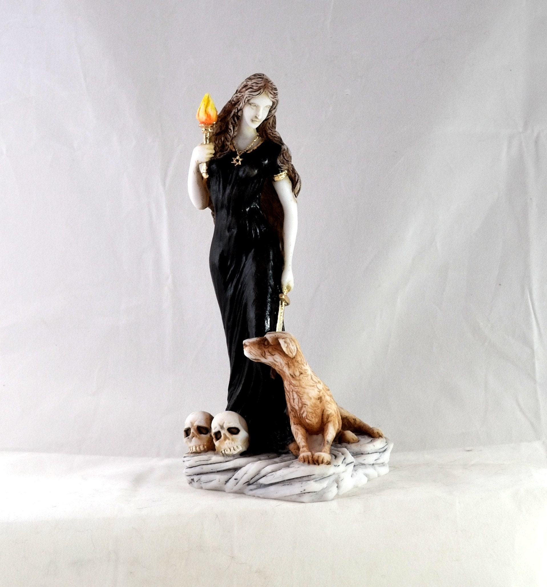 Hecate Magic Witch Goddess Hekate Colour  statue  19cm 7,5 inches
