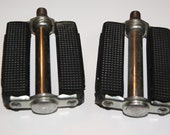 Near NOS Germany Union Bike Bicycle Pedals 1970 39 s w Reflectors fits Schwinn Stingray Krate Fastback Manta Ray Sears Murray and OTHERS