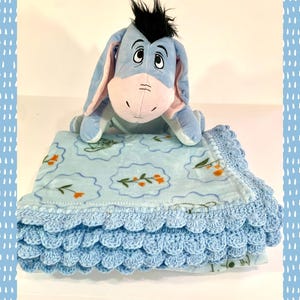 Disney Winnie the Pooh Toddler Youth Crocheted Baby Blanket & Plush Set