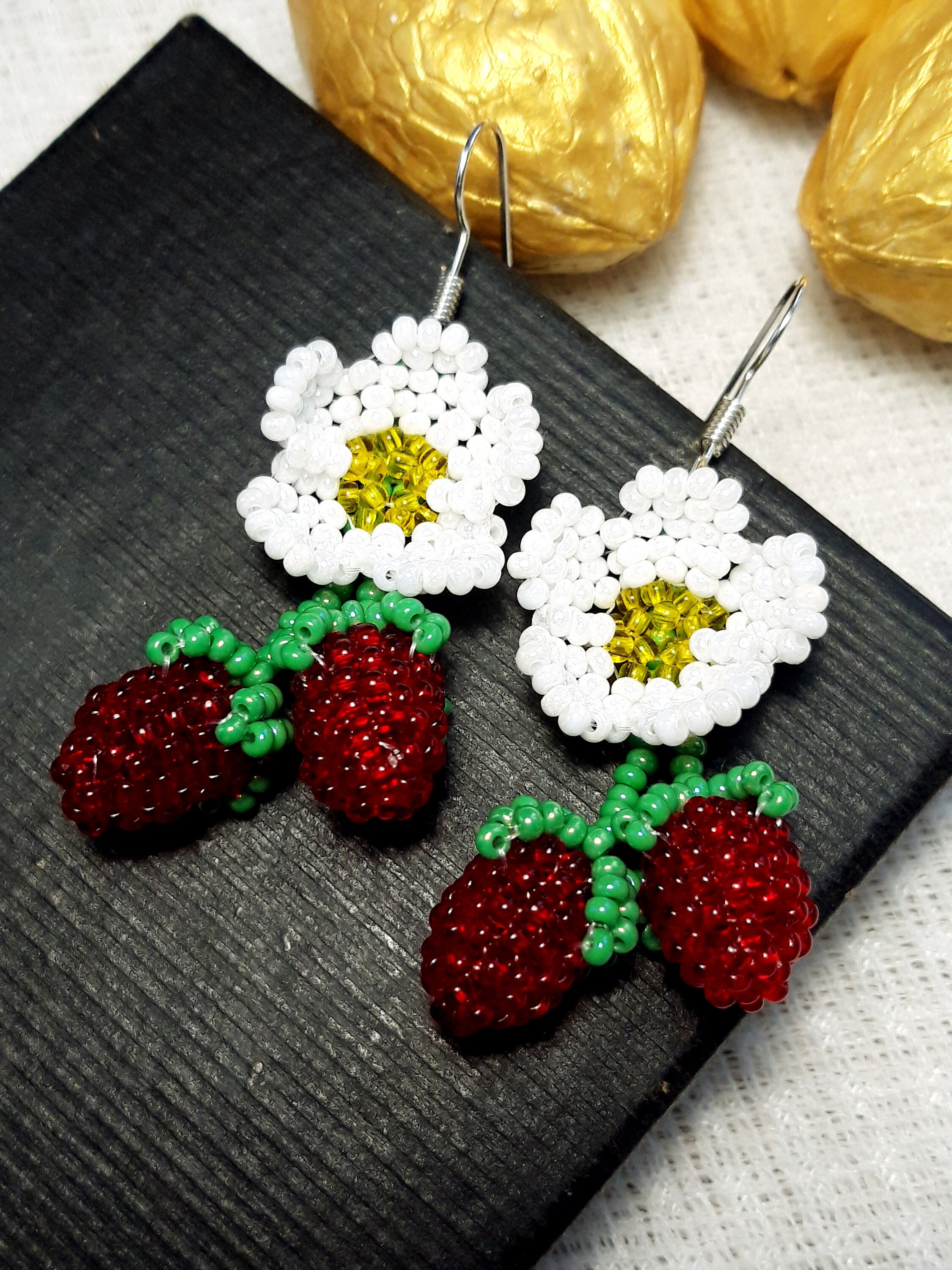 Seed bead strawberries earrings beaded flower earrings Cute Etsy