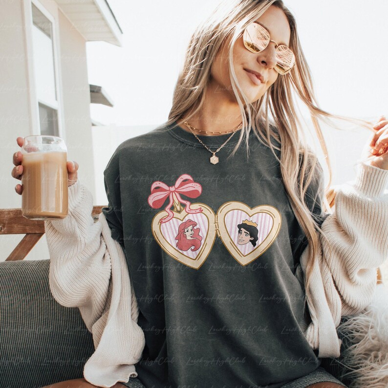 Disney Princess Ariel & Eric Valentines Shirt, Little Mermaid Heart Locket Shirt, Disney Valentine's Bows Shirt, Disney Family Trip, MYD287 bild 11