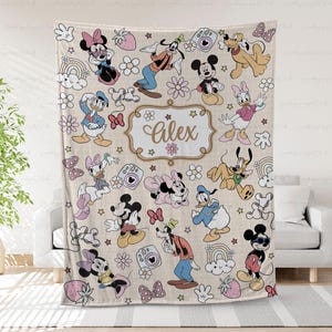 Custom Xmas Disney Blanket With Mickey And Friends, Cute Mickey Mouse Blanket, Cozy Magic Kingdom Decor, Disneyland Birthday Gift, THA316-5 bild 1