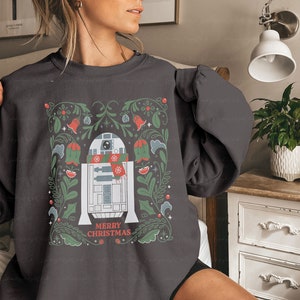 Retro Star Wars R2D2 Merry Christmas Sweatshirt, Star Wars Holidays Shirt, Galaxy&#39;s Edge Christmas, Disneyland Christmas Trip Shirt, MYA027