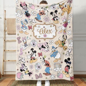 Custom Xmas Disney Blanket With Mickey And Friends, Cute Mickey Mouse Blanket, Cozy Magic Kingdom Decor, Disneyland Birthday Gift, THA316-5 bild 3