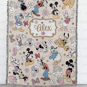 Custom Xmas Disney Blanket With Mickey And Friends, Cute Mickey Mouse Blanket, Cozy Magic Kingdom Decor, Disneyland Birthday Gift, THA316-5 bild 7