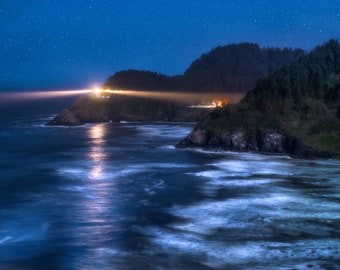 Antorcha de medianoche, faro, faro haceta head, faro haceta, estrellas, paisaje marino, fotografía, arte mural, oregón
