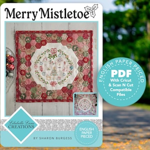 Puede incluir: Un patrón de descarga digital para una colcha de papel en piezas titulada "Merry Mistletoe". La colcha presenta un esquema de color rojo, verde y blanco con un diseño central bordado de una corona navideña. El patrón es compatible con las máquinas Cricut y Scan N Cut.