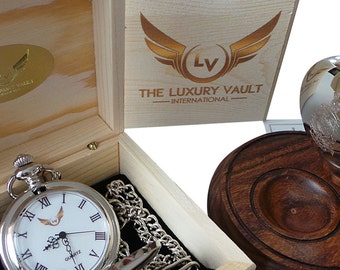 RAF Taschenuhr Full Hunter versilbert Royal Air Force Wappen & Kette plus Luxus Holz Taschenuhr Display Ständer Halter und Fall